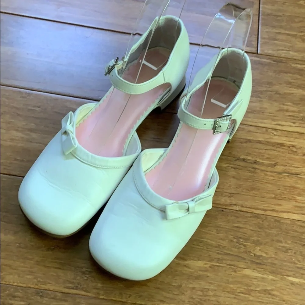 ☀️ 3/$36 or 2/$30 STRIDE RITE Girls White Leather 1” Heel Dress Sz 2